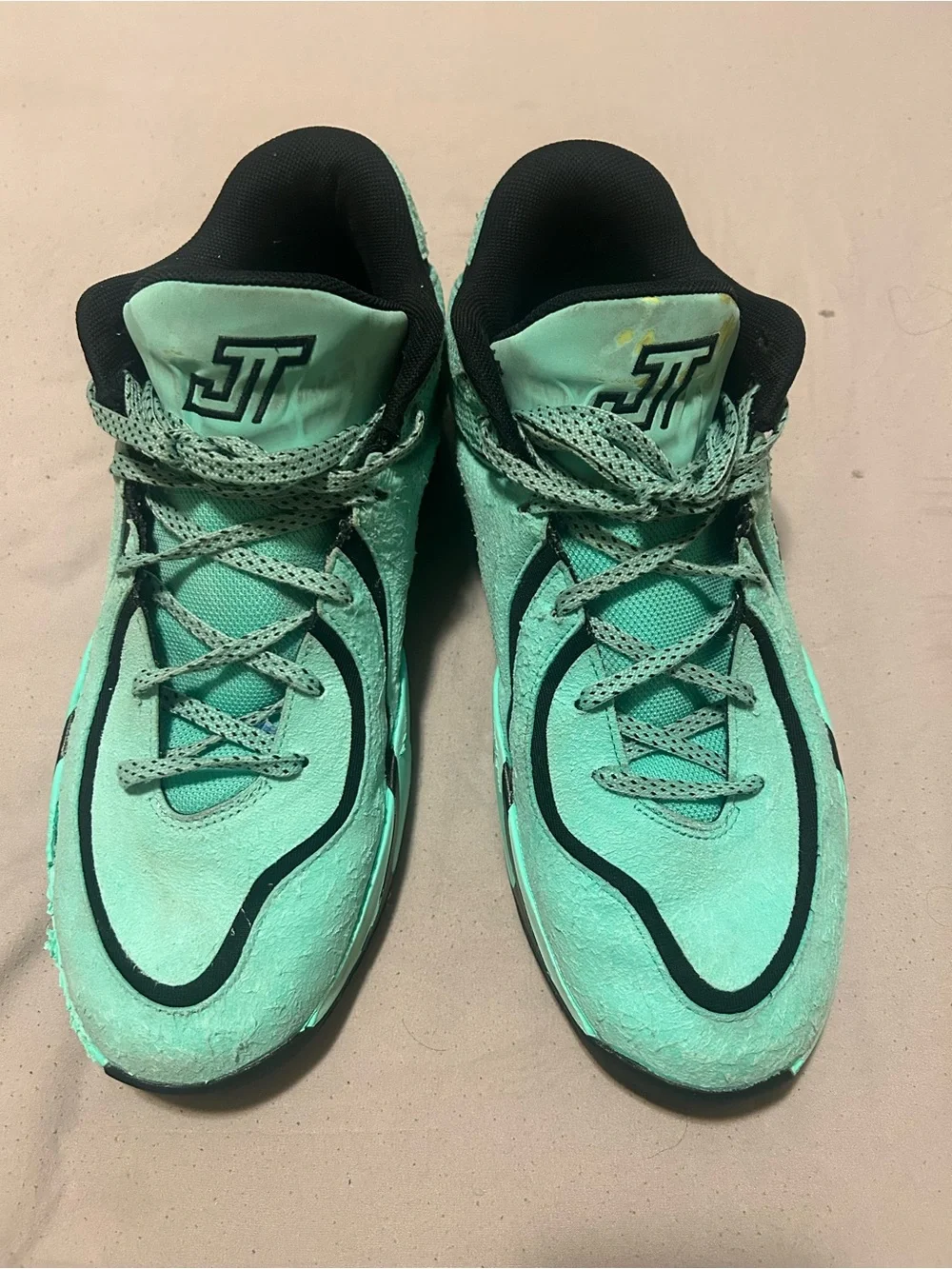 Nike Mint Green Athletic Basketball Shoes with Black Accents